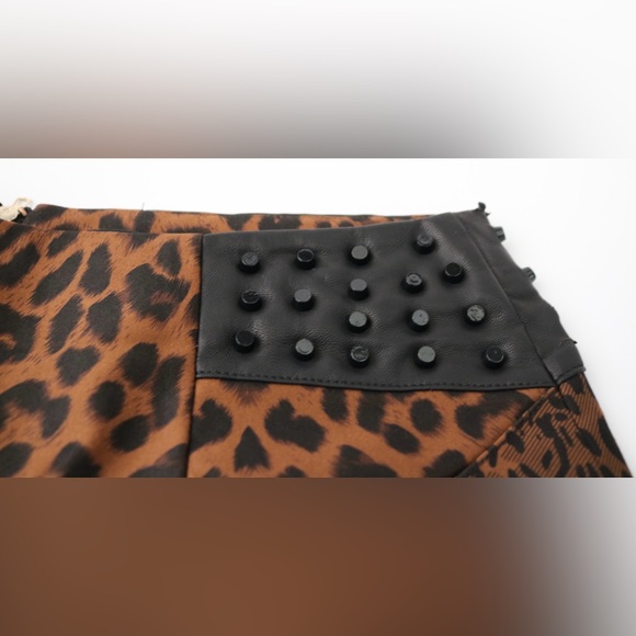 NWOT- Endless Rose leopard print studded skirt in size large. - Picture 3 of 4